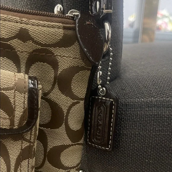 🤗 SOLD 🤗 Coach Tan and Brown Crossbody Bag - Picture 3 of 6